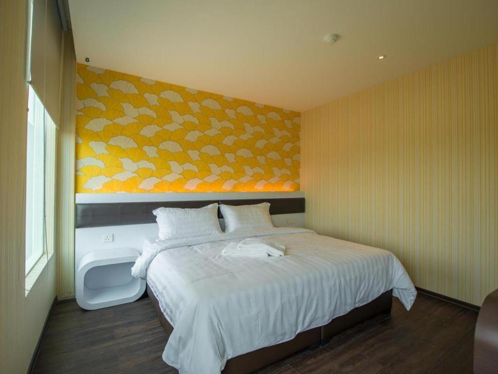 Riverfront Boutique Hotel Malacca Exterior photo